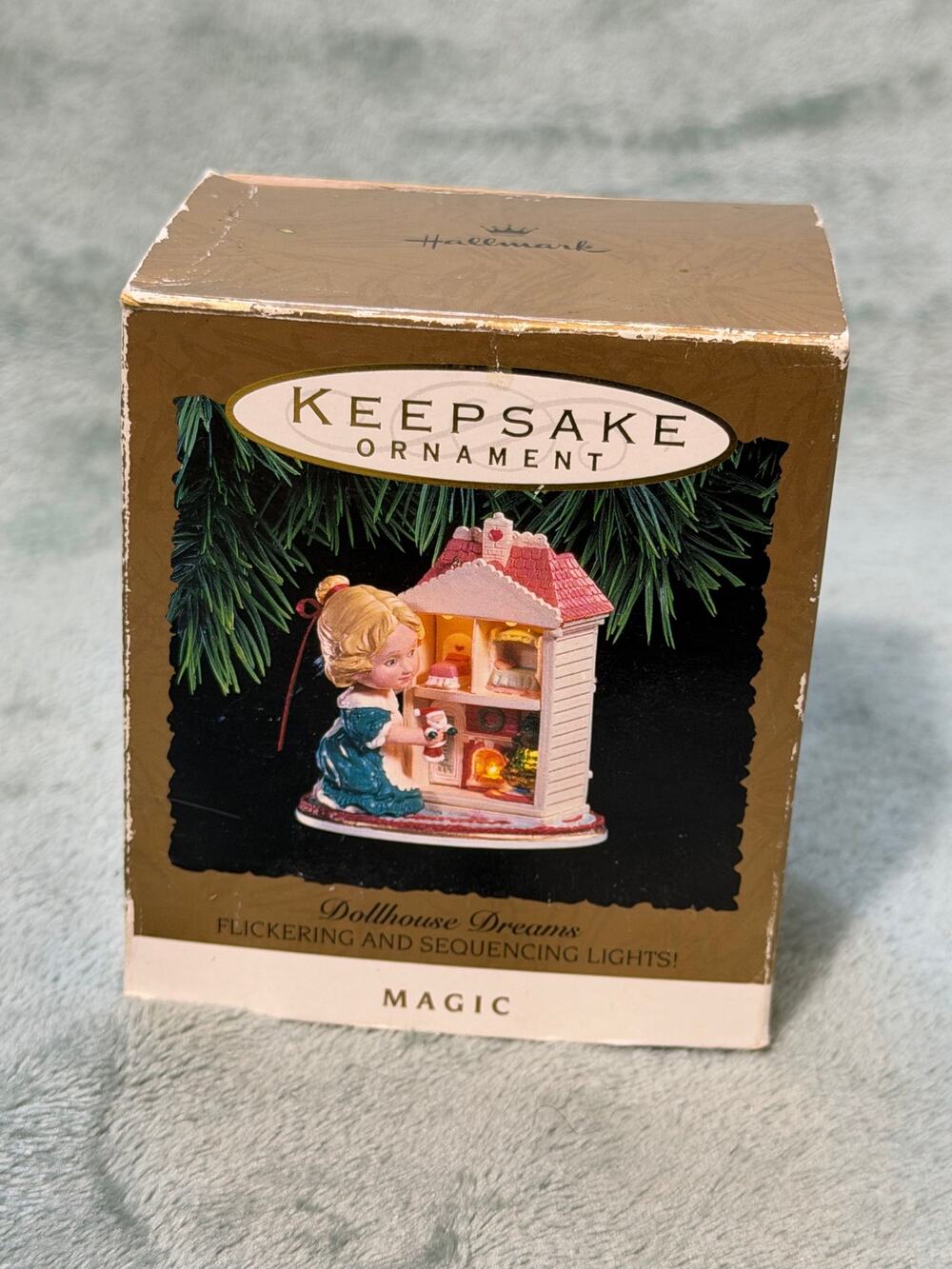 1993 Hallmark Keepsake Dollhouse Dreams Magic Lighted Ornament w/ Box